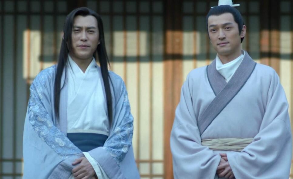 明明很帅自己却觉得很丑,明明很帅却打扮很丑