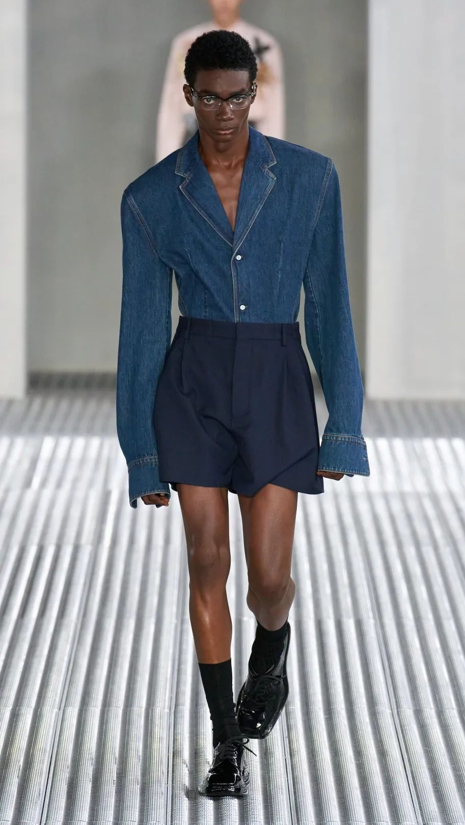 prada2024春夏男装时装秀明星,prada2024早春新款