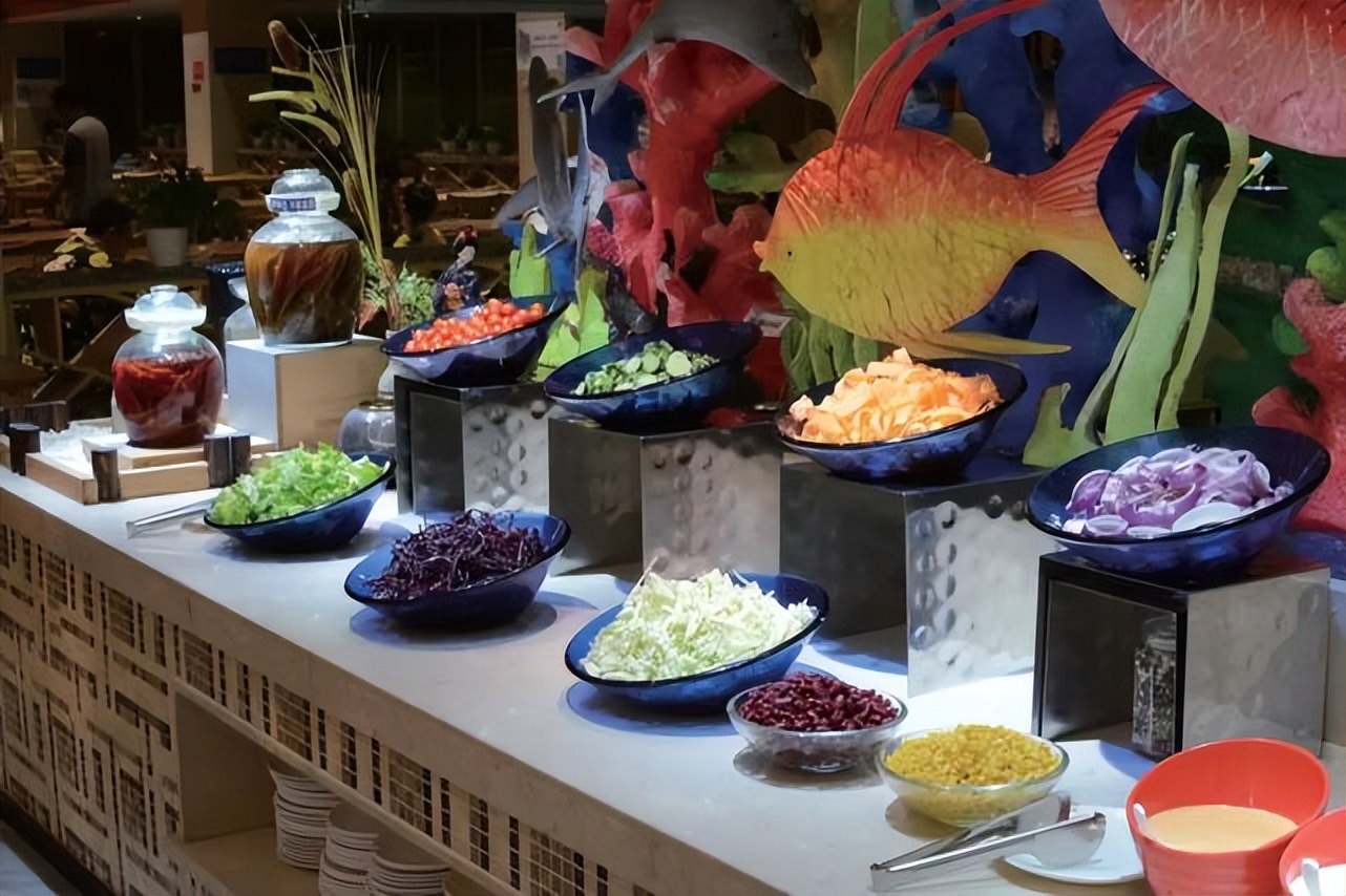 8000平洗浴一天接待人数,酒店自助餐接待