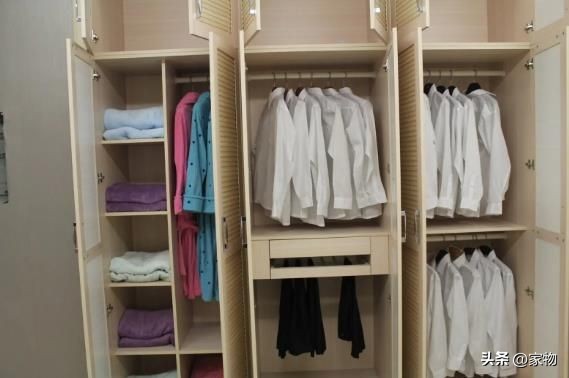 定制衣柜与墙面如何防止衣柜发霉,靠卫生间的墙壁衣柜发霉如何补救