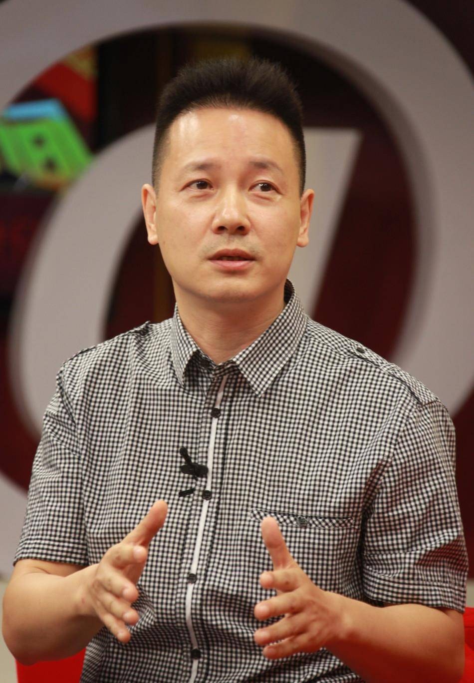 汤加丽：因“人体模特”和丈夫离婚，被父亲冷战，今46岁孤身一人