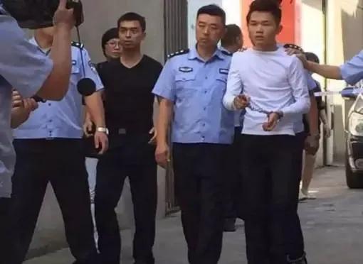 2016年，17岁少年捅死淮安富婆，原因竟是被骂了一句难听话