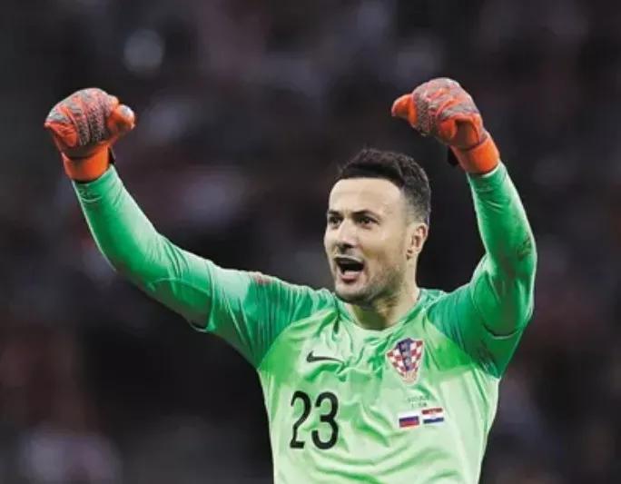 沙特门将点球封神,十大史诗级点球扑救门将开挂