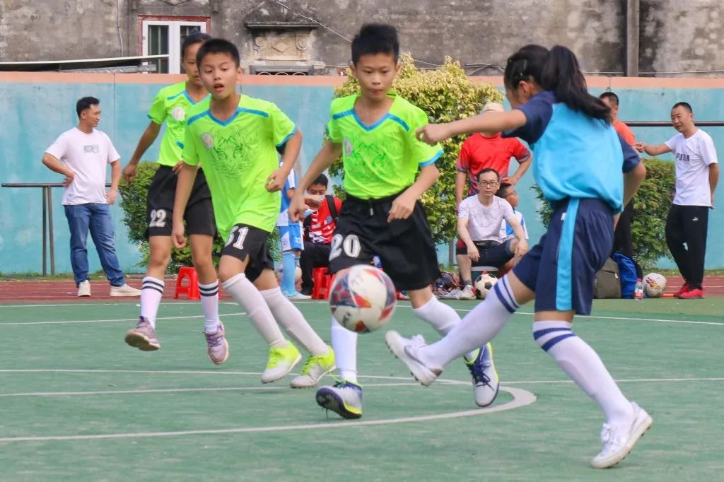 中山市校园足球联赛初中组,中山区第11小学总校直播足球比赛