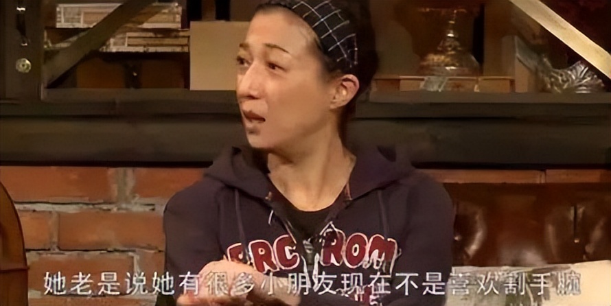 同样是成龙基因，把林凤娇儿子和吴绮莉女儿一对比，差距就出来了