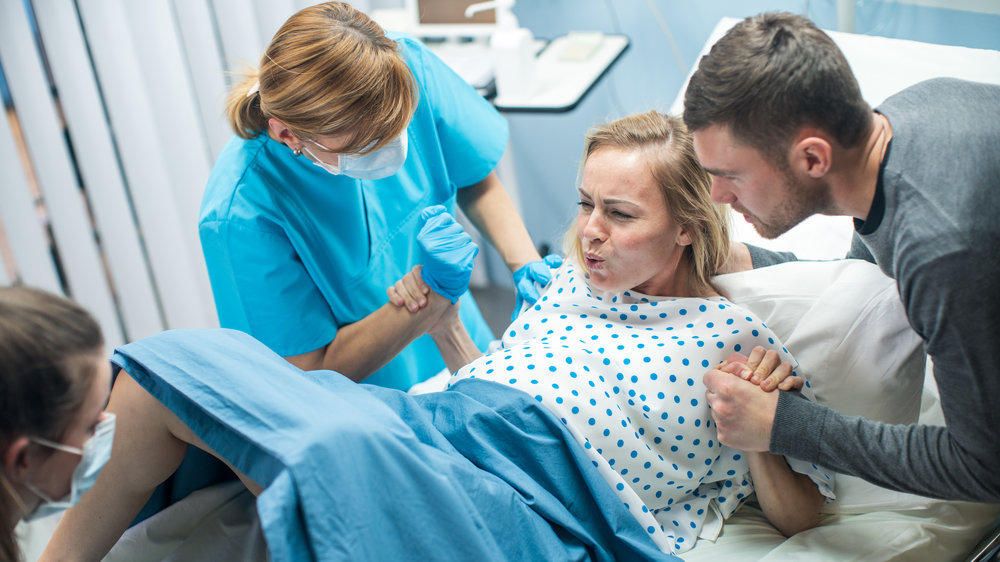 小伙体验生孩子疼痛30级,男人被女友逼生孩子