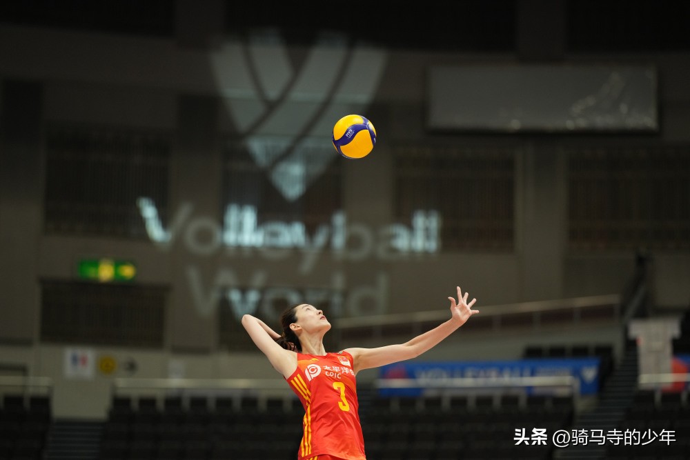 中国女排2-3巴西王云蕗,中国女排遭逆转四胜一负晋级16强