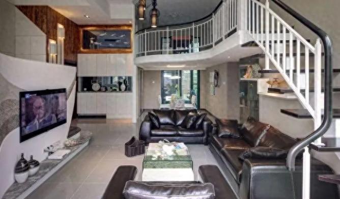 装卸货的时候，司机从不帮忙，我把搬运工给撤了，让司机一个人做