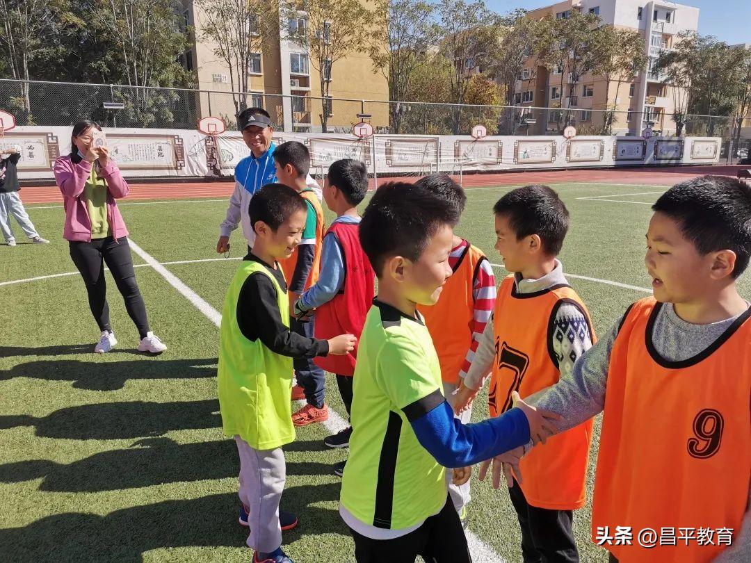 校园足球比赛世界杯,校园足球联赛氛围