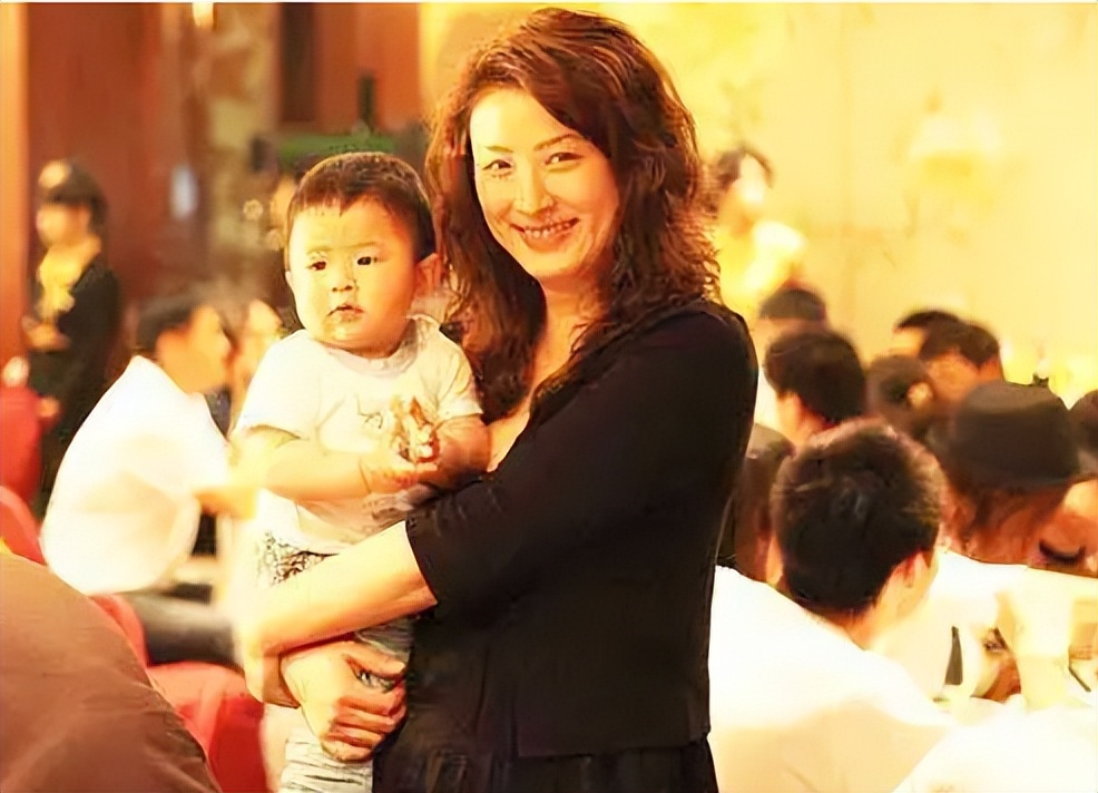 傍富婆的男星,13位娶到富婆的男星