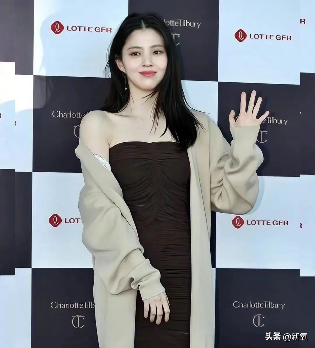 韩素希在ins上的画，真的是好担心她