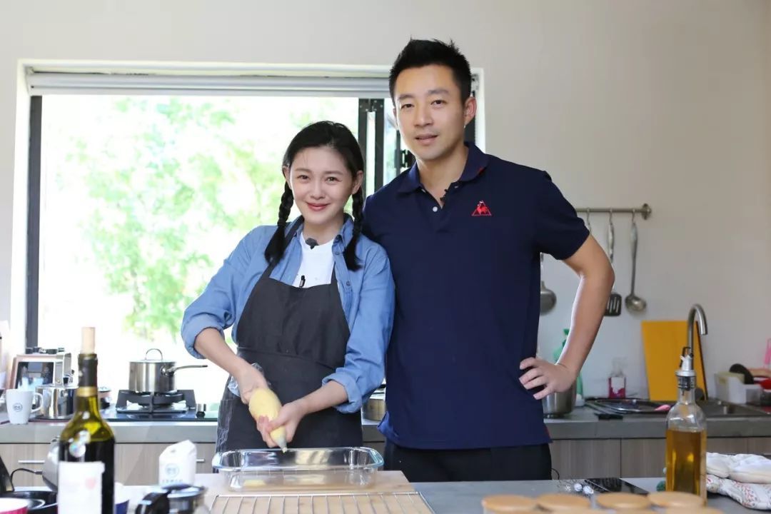 汪小菲大s事件复盘,汪小菲再晒付款记录犯法吗