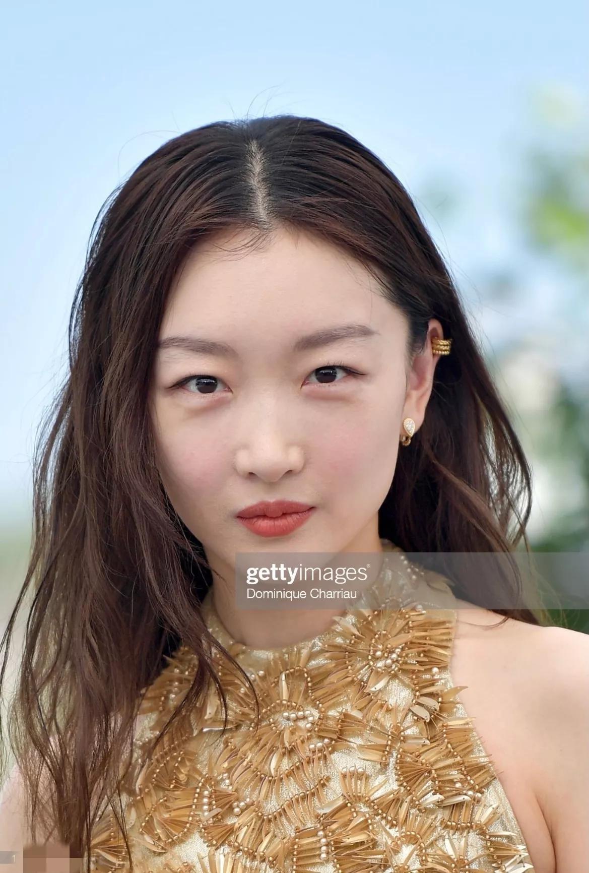 周冬雨面相分析,周冬雨早期后期面相