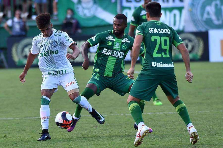 足彩曼城对皇马比分预测,竞彩足球推荐巴萨vs皇马比分预测