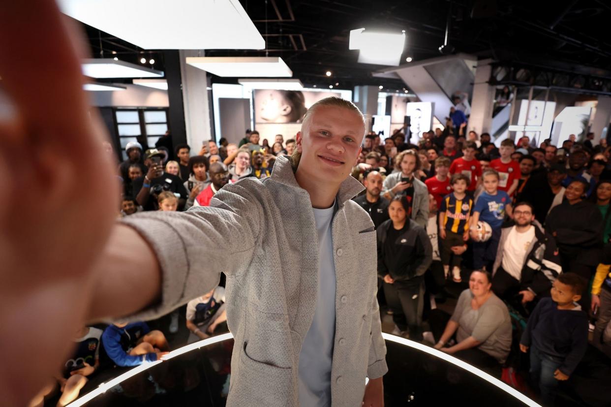 英超新王哈兰德,英超首轮曼城哈兰德