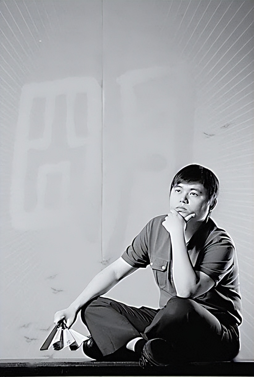 22岁公务员写书赚4100万,公务员写一本书赚4000万