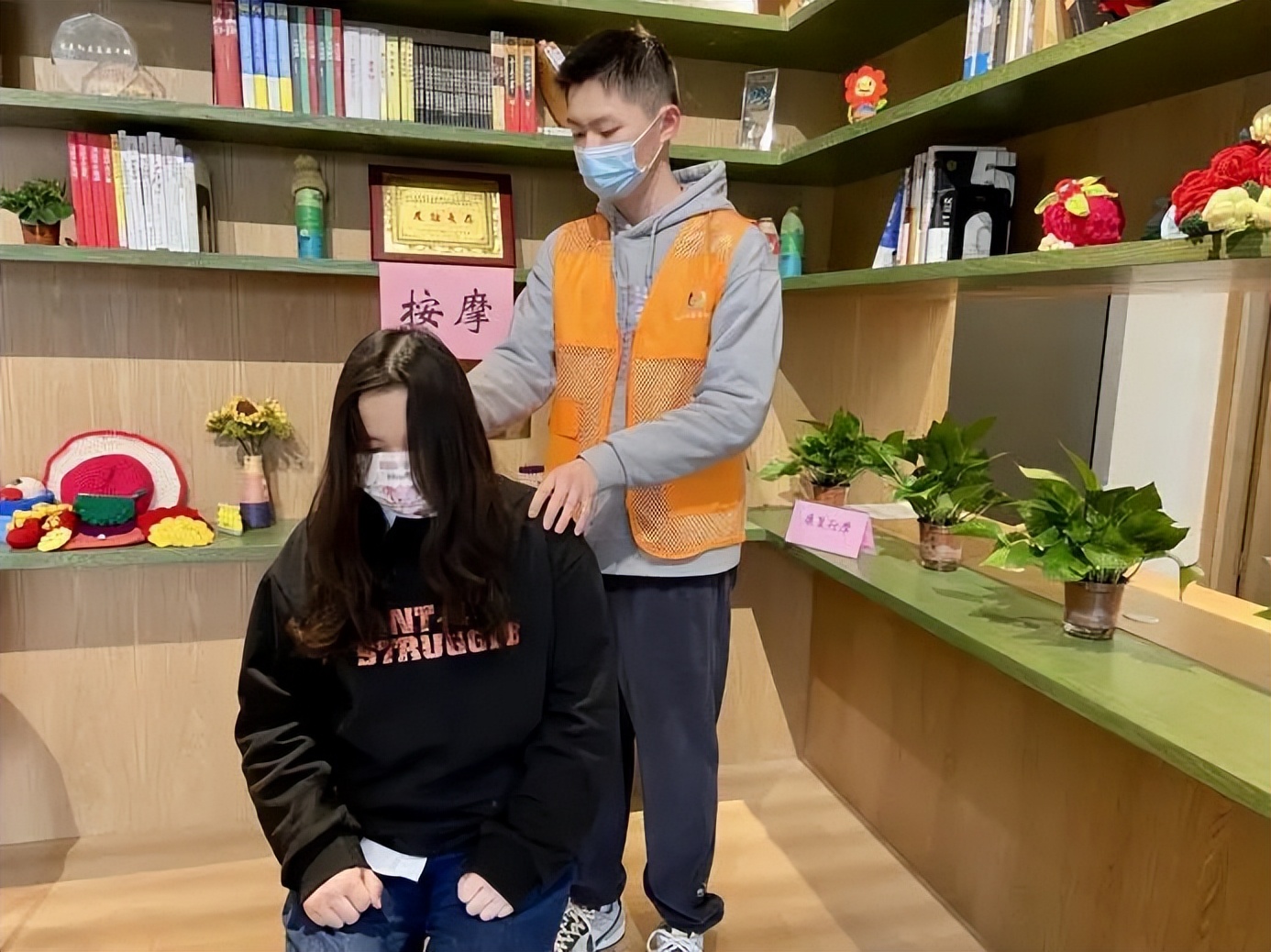 便民服务、漂流书吧、聊天议事，这个“庭院会客厅”不一般！