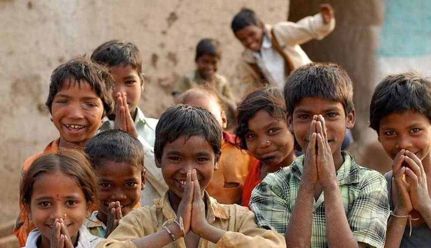 直播卖人骨？22岁美国网红大学生遭网友谴责，家里堆满上百具遗骸