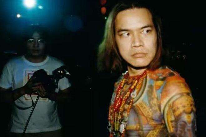 分手向前任讨要*裤内**,60岁公然出柜,“癫王”洪朝丰到底经历了啥