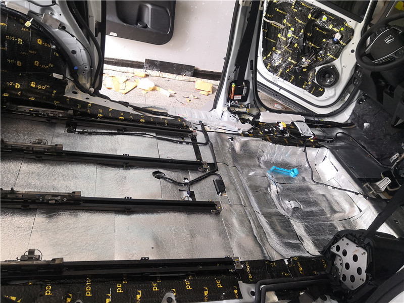 12款奥德赛汽车音响隔音安装教学,本田奥德赛中门隔音改装方案