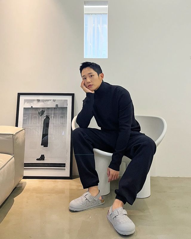 丁海寅半之半穿搭,丁海寅西装搭毛衣