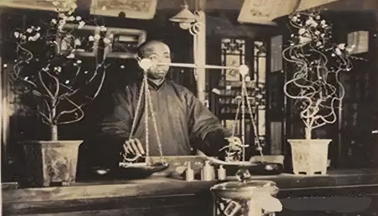 云南白药创始人曲焕章后代干什么,云南白药创始人曲焕章