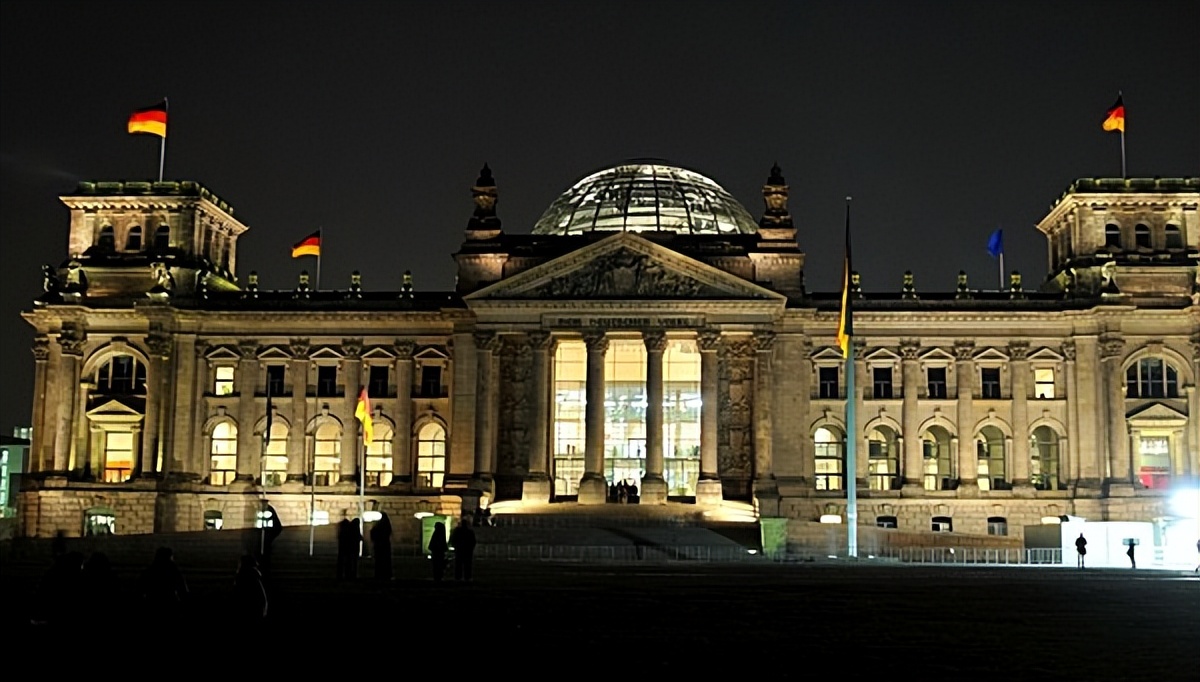 德国国会大厦为何如此坚固,德国国会大厦艺术性