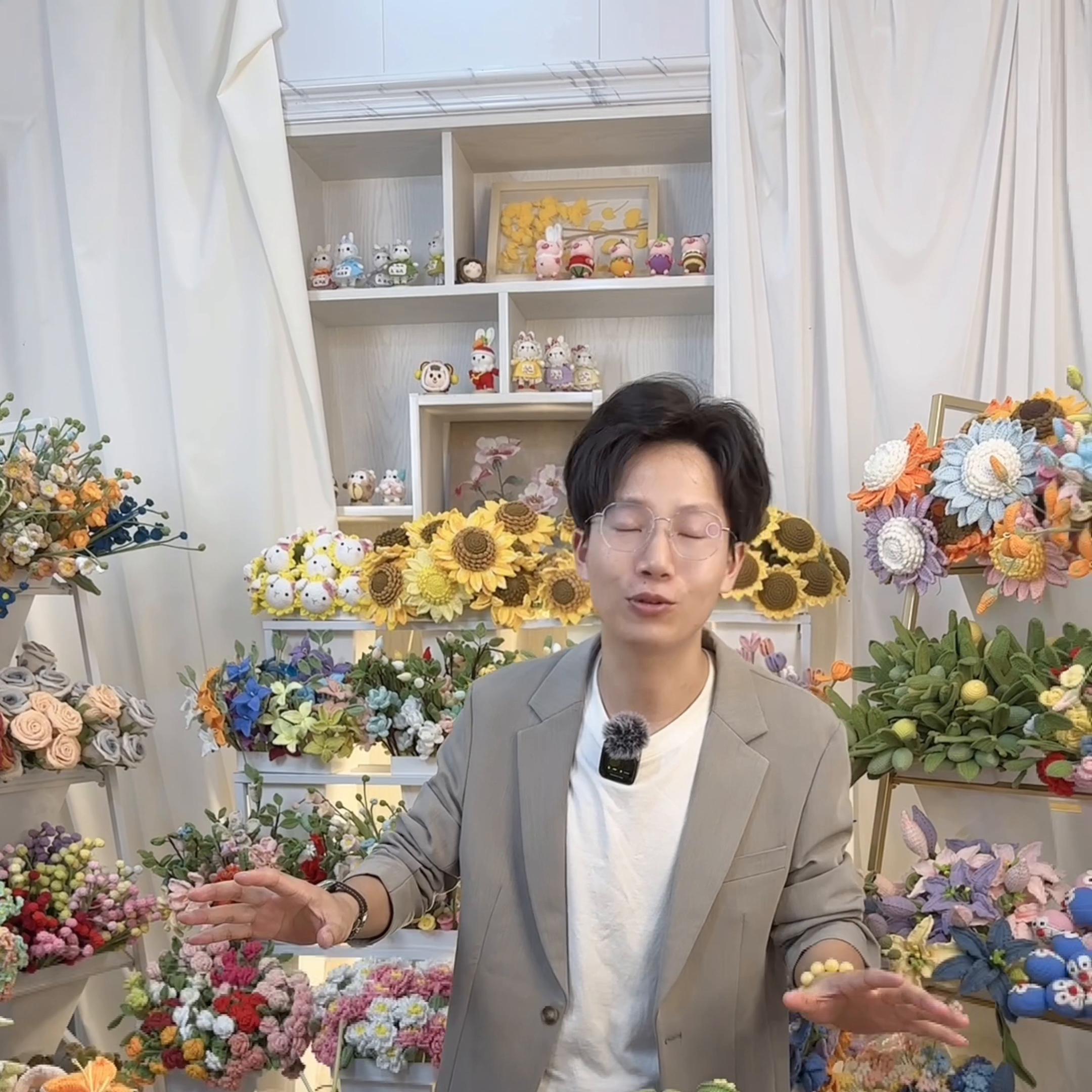 姐妹们看到这段的已经忍不住掉眼泪,这刻的幸福我都藏不住...