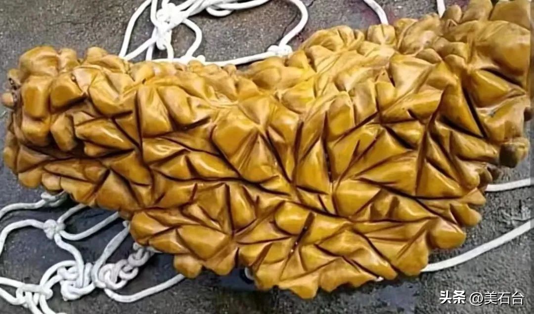 黄蜡石啊，爱你有多疯，伤我就有多痛