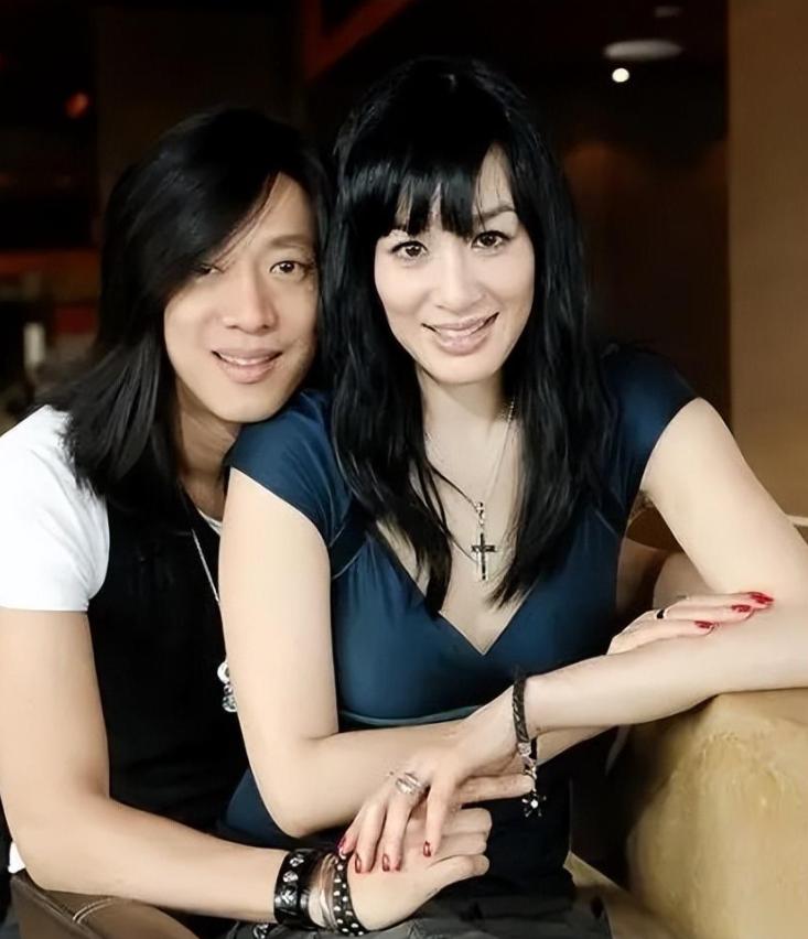 张伦硕钟丽缇结婚几年,钟丽缇嫁小12岁张伦硕