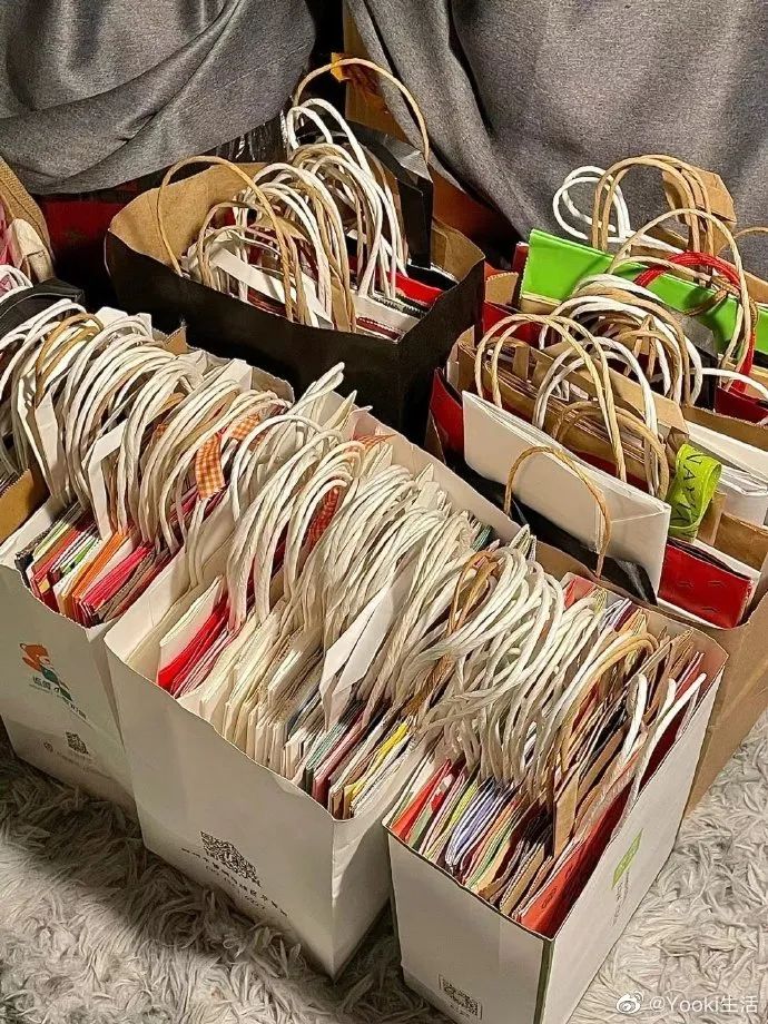 好利来蒲公英空气巧克力纸袋,纸袋创意设计概念设计