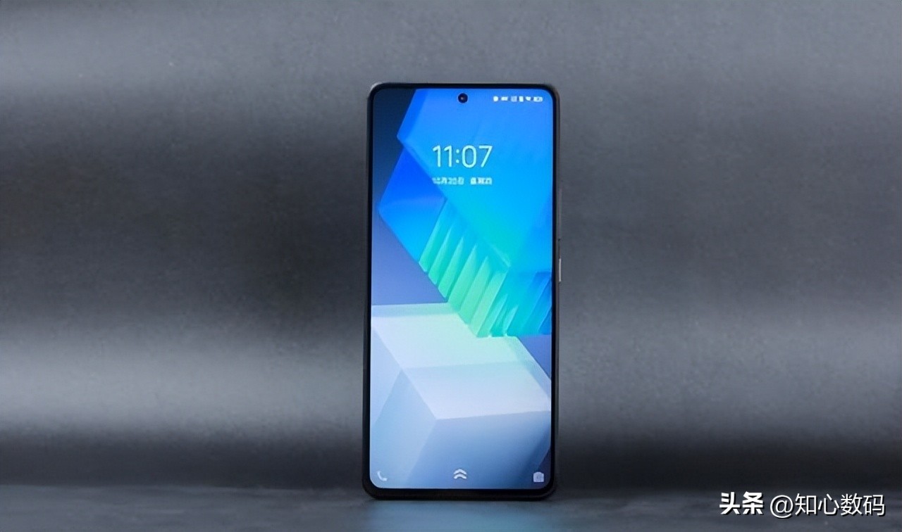 iqooneo5s和iqoo7哪个值得入手,iqooneo7使用感受优缺点