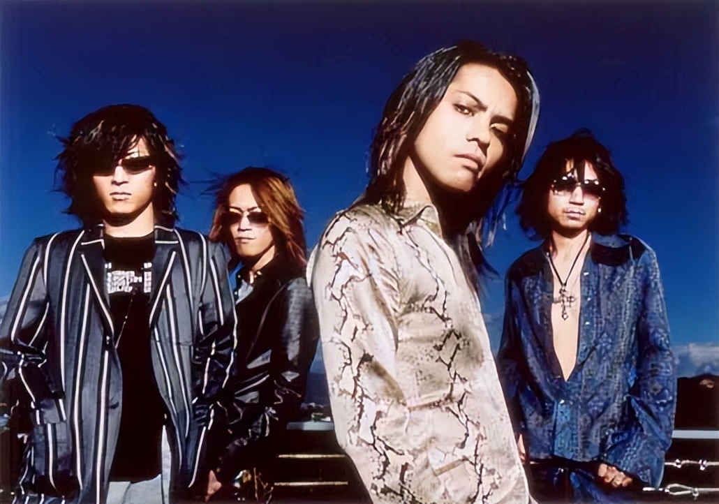 老狼贝斯手,老狼的贝斯手