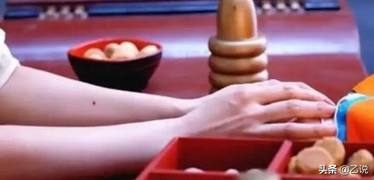 东方有“守宫砂”，西方有“贞操带”，哪个更邪恶？