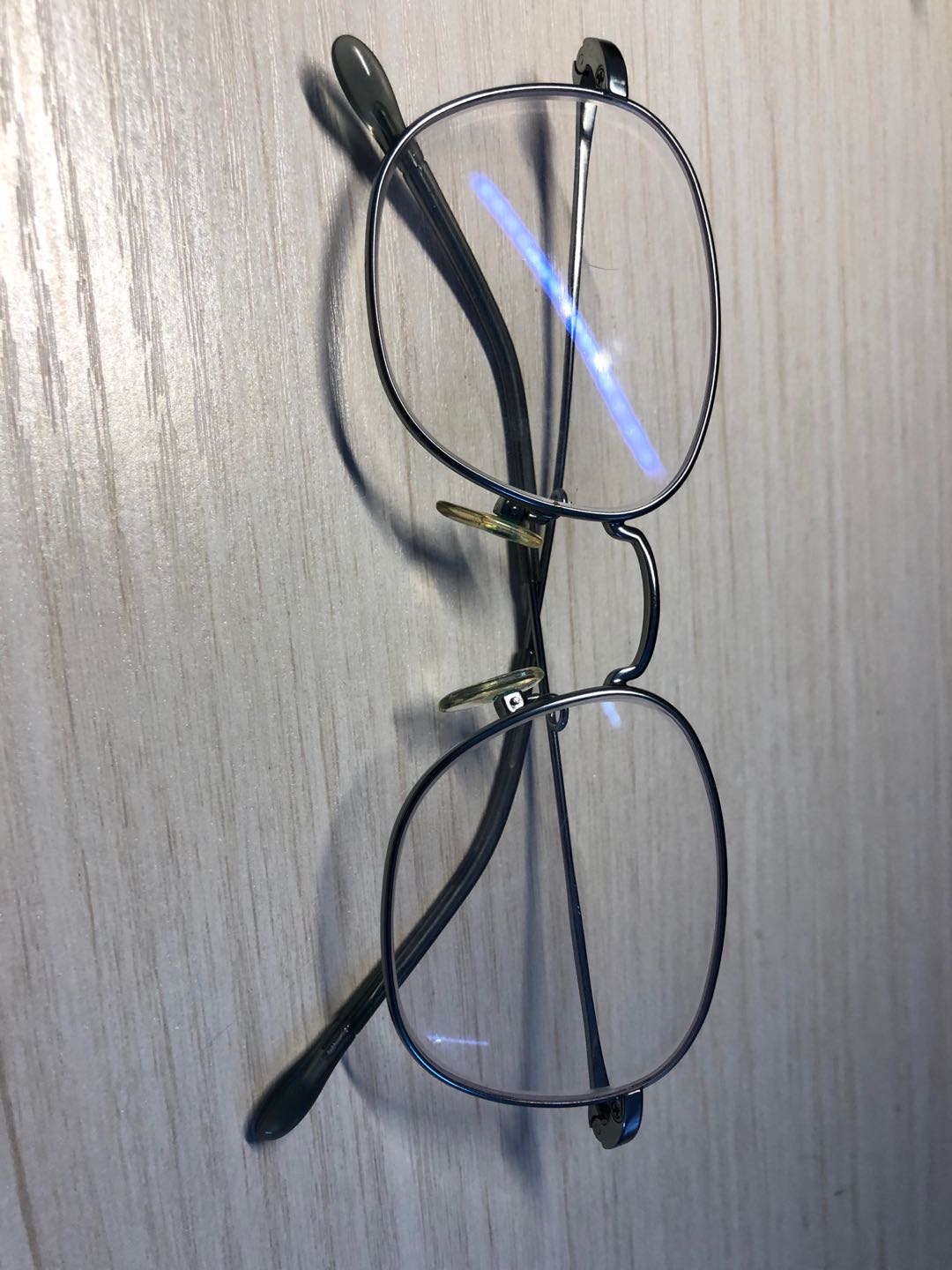 钛镜框必须要配超薄镜片,低度数怎么选择镜框镜片