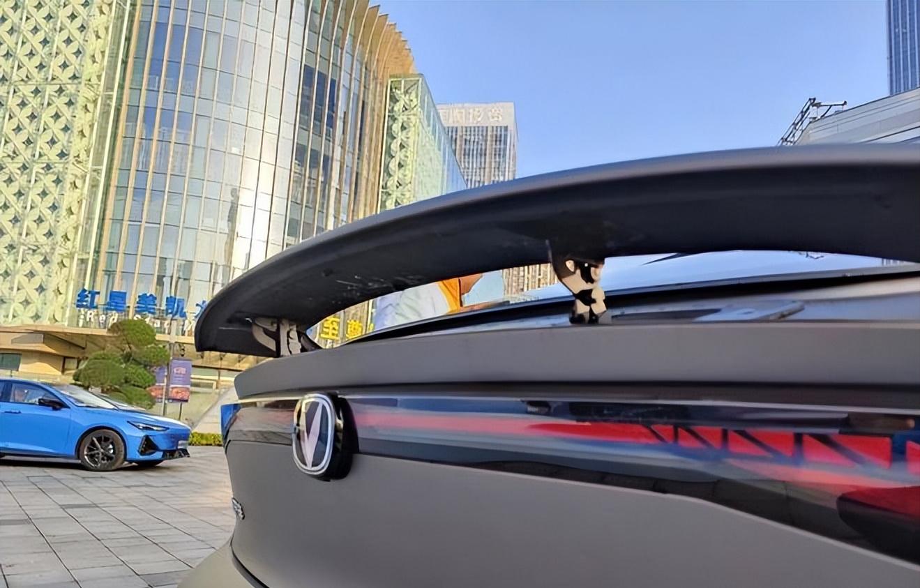 长安uni-v正式上市,华系崛起