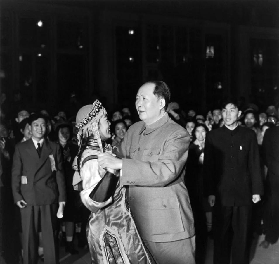 30张经典老照片说说,很有年代感的老照片