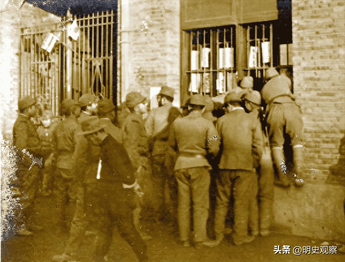 30张老照片再现！变态的纳粹，逼犹太人女人脱衣，集体*杀屠**