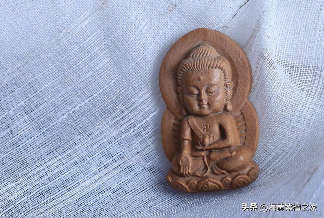 阴沉老山檀手串用什么配饰,天然朱砂十二生肖本命佛吊坠