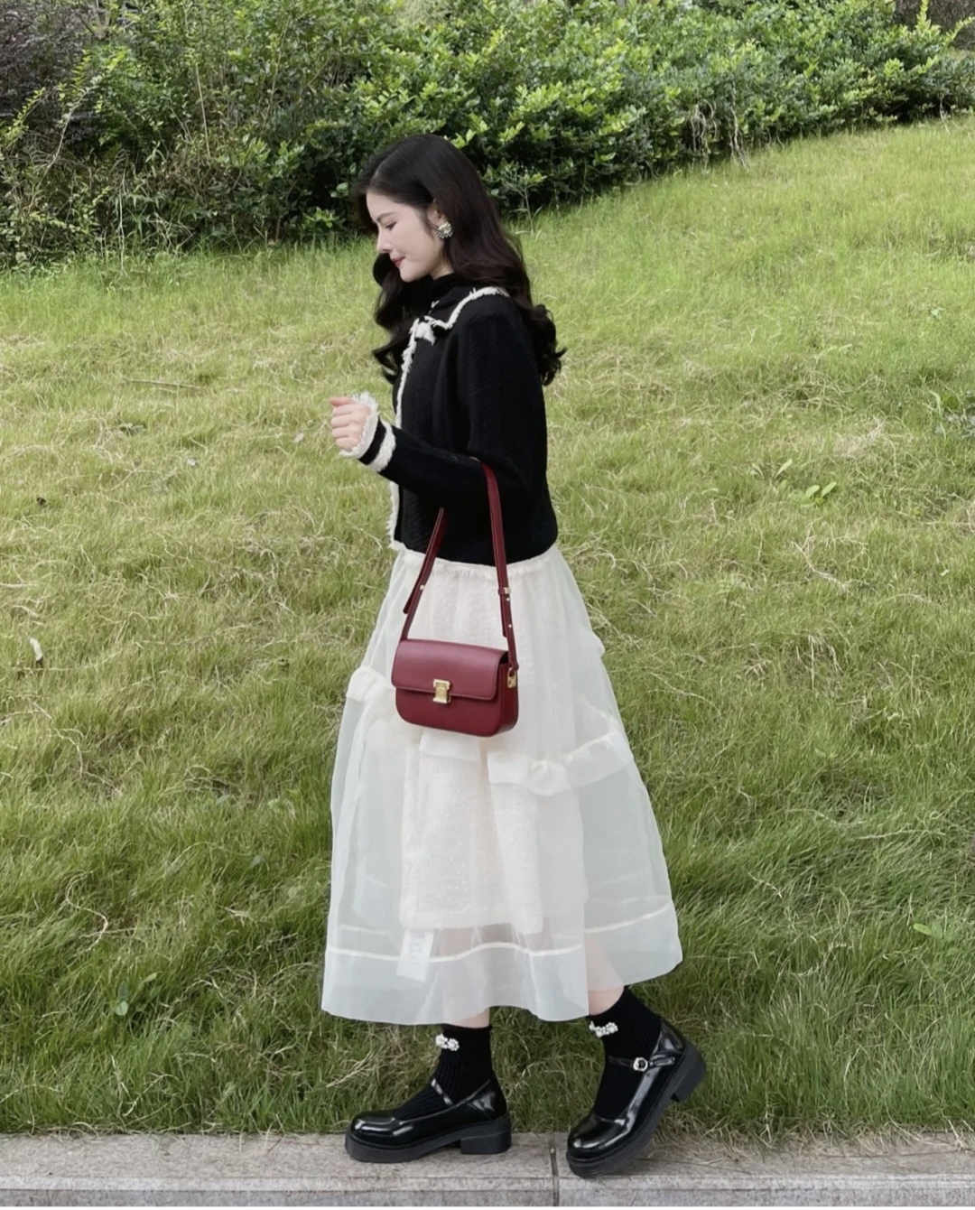 小香风半身裙怎么穿出高级感,小香风半身裙中长款搭配