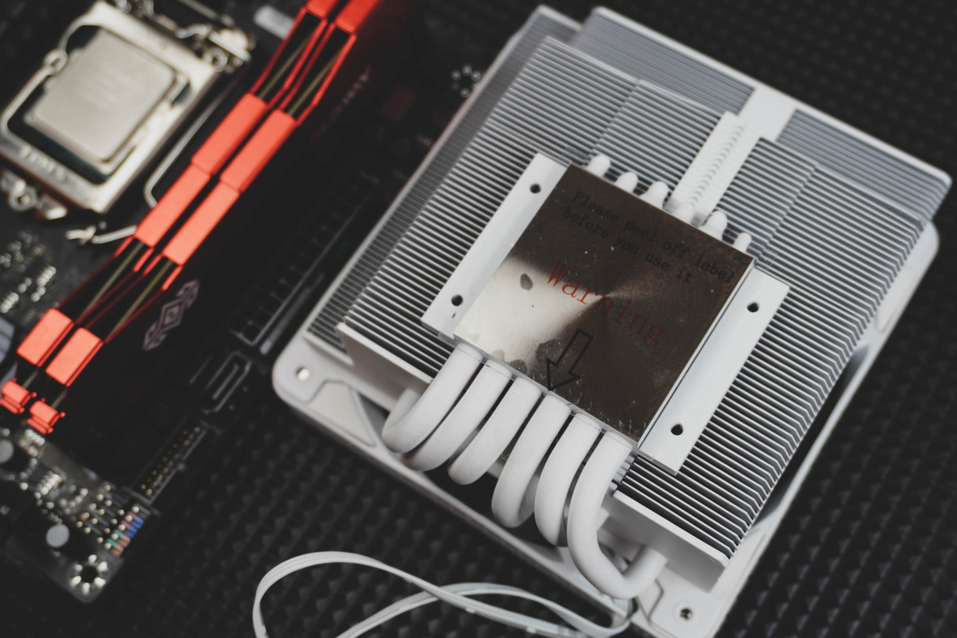 桌面空间太小怎么改造,台式机机箱越来越小