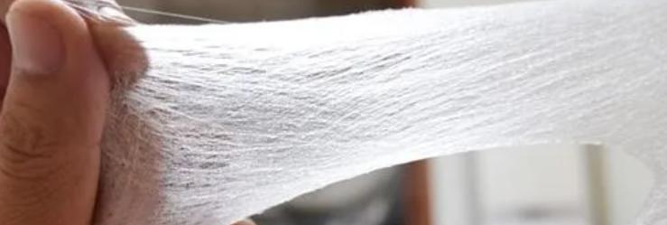 面膜会吸收膜布水分吗,纤维膜布面膜和蚕丝面膜哪个更好