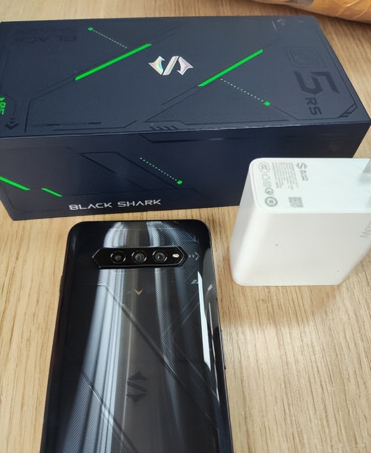 小米黑鲨5rs5g,小米黑鲨5rs是什么手机