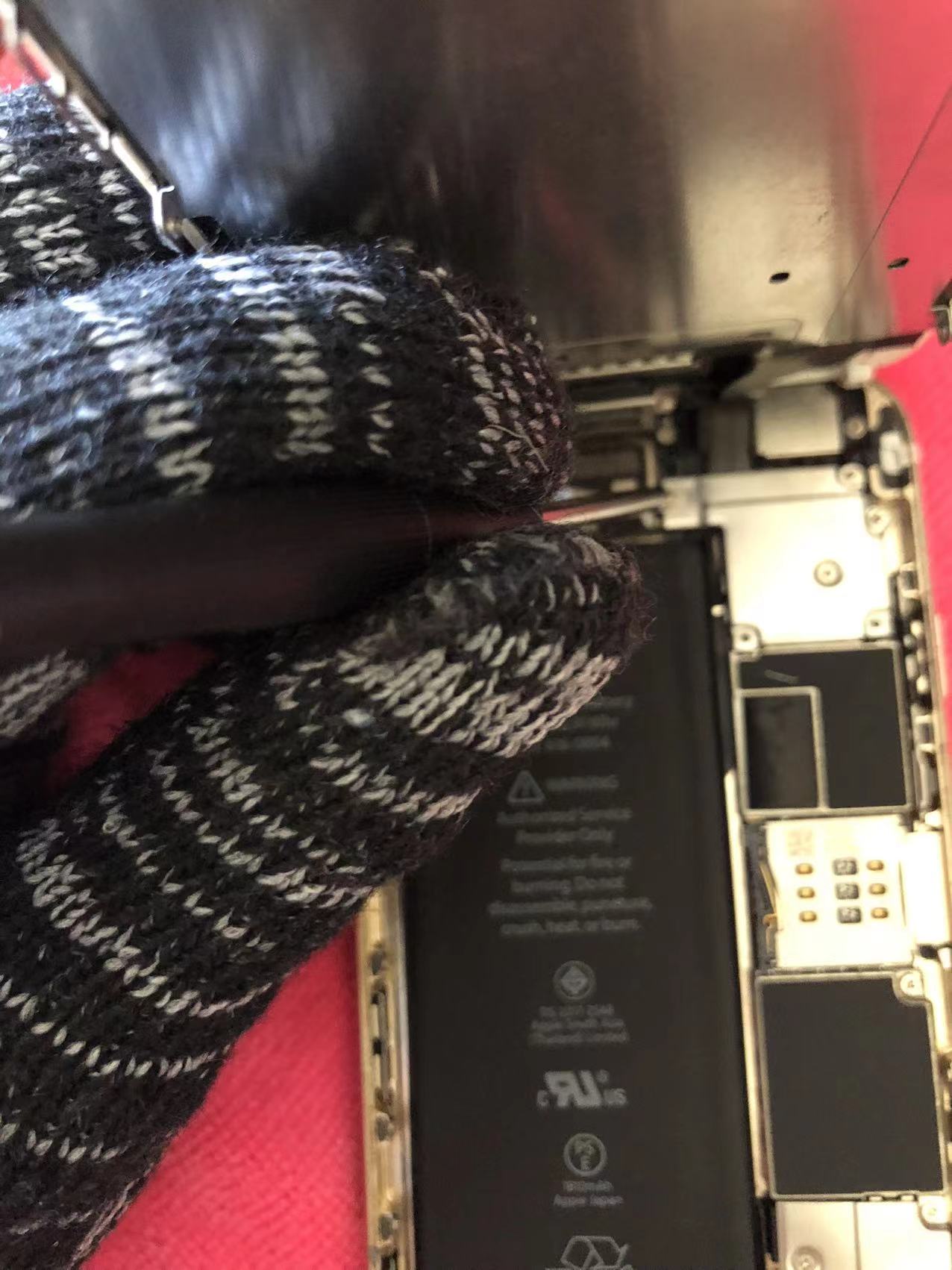 拆苹果手机6splus换电池视频,换苹果手机6s屏总成