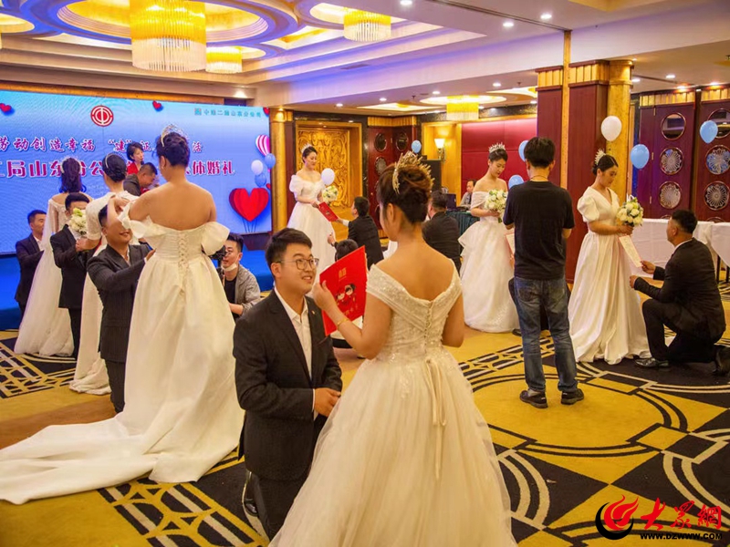 劳动创造幸福建筑业,劳动创造幸福集体婚礼