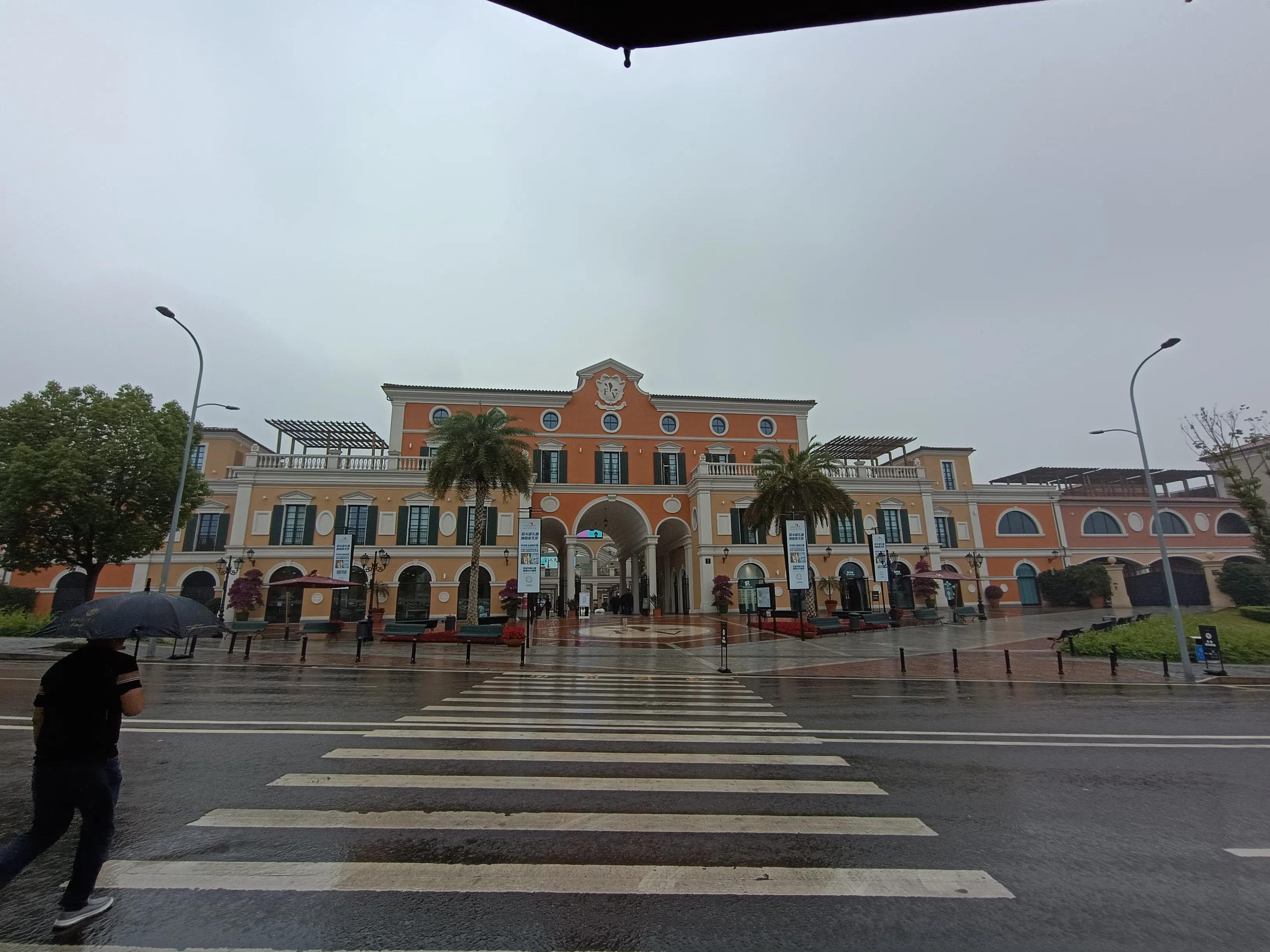 重庆佛罗伦萨小镇还开着吗,重庆佛罗伦萨小镇jimmychoo