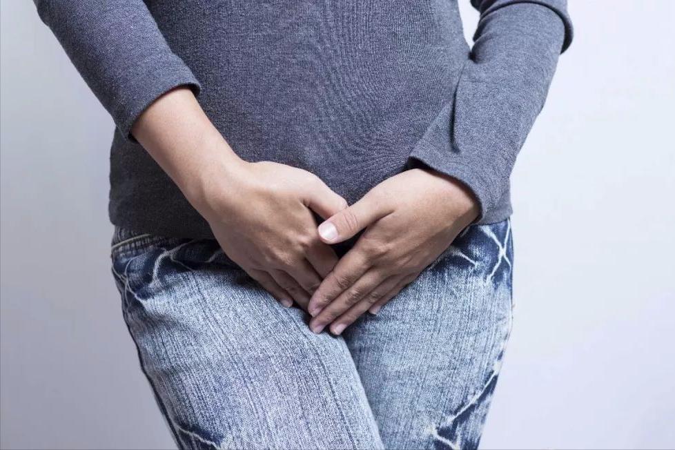 为什么女性有时候有异味,女性50岁出汗酸臭味很重