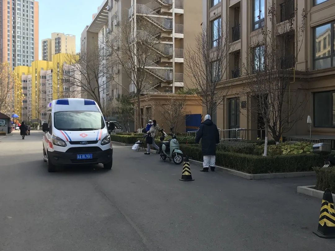 新冠阳性儿童高烧39.5两天,阳性儿童高烧39度持续不退