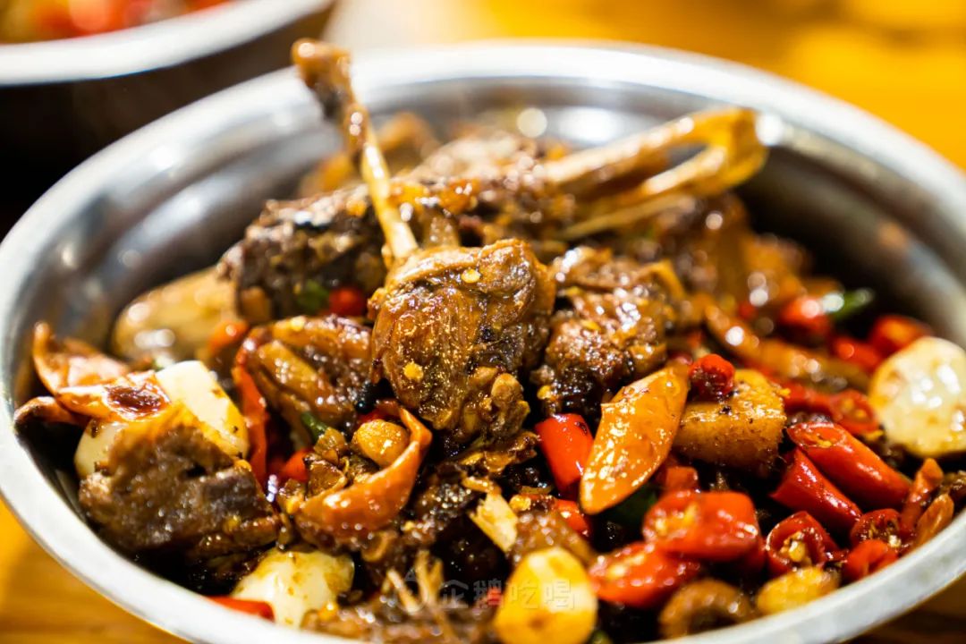 辣到落泪也舍不得停嘴的宝藏城市，不是长沙成都重庆