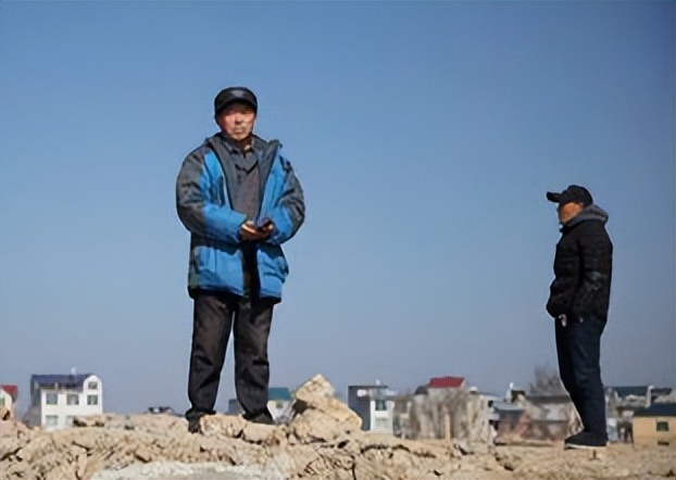 荒唐案件:42岁无证医生控制17岁姑娘，还在*体下**上“锁”闻所未闻